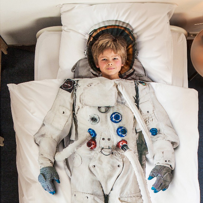 awesome-design-astronaut-linen-snurk-1