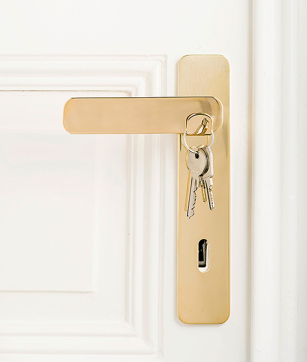 awesome-design-ideas-Double-Door-Knob-Use-Quentin-de-Coster-1